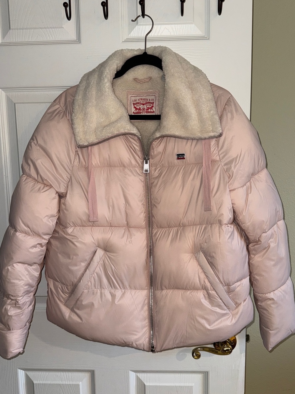 Levi's Women's Pale Pink Puffer Jacket with Cream Sherpa Collar